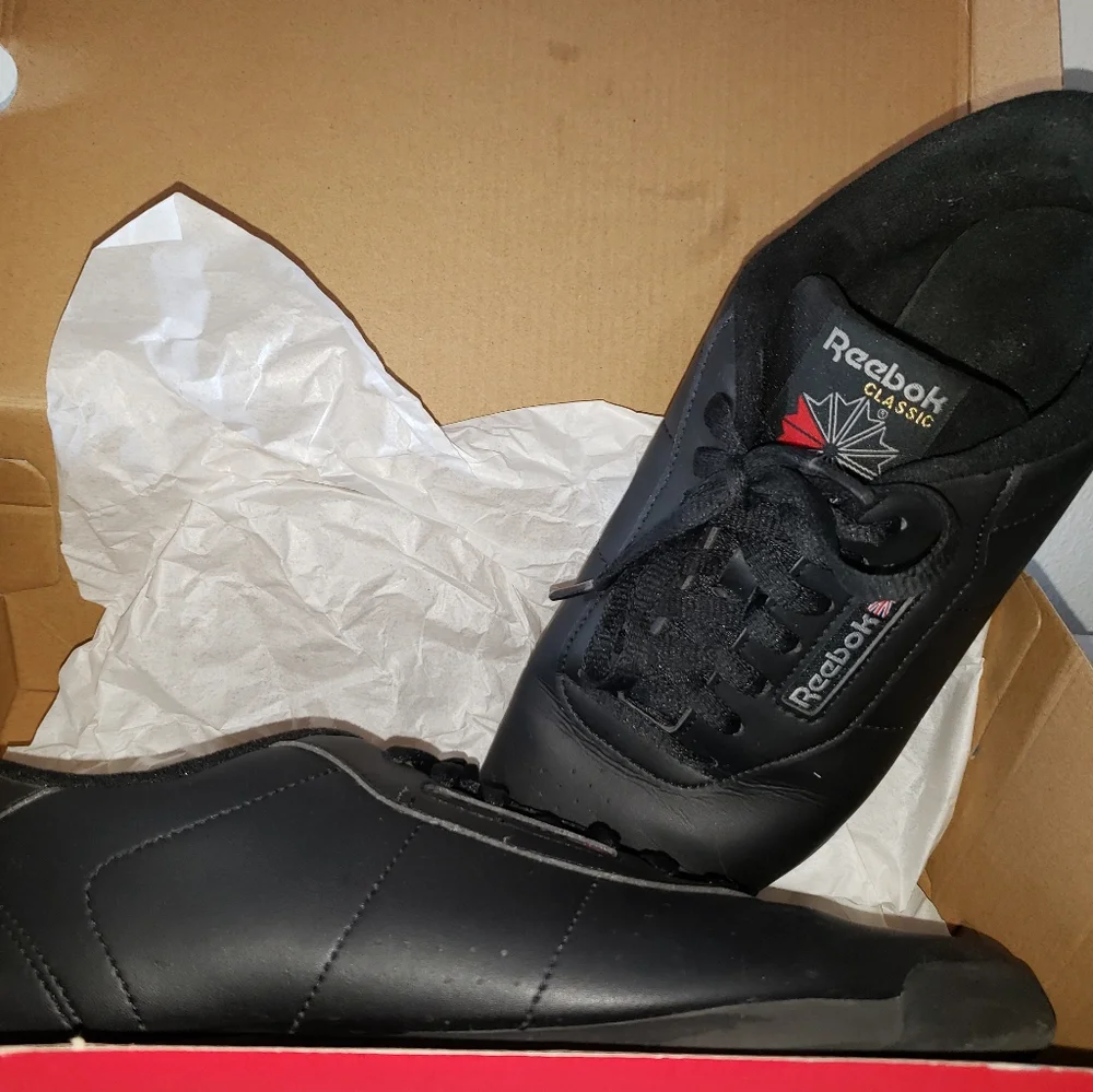 Sneakers - Picture 3 of 3